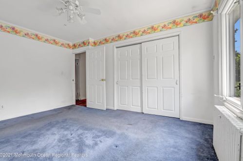 20 Irving Pl, Tinton Falls NJ  07724-1607 exterior