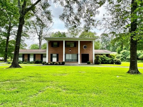 106 Longacre Dr, Conroe TX  77304-1720 exterior