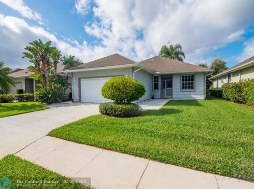 1855 Hawthorne Dr, Vero Beach, FL 32962-7300