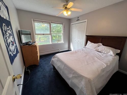 59 Tavern Cir, Middletown CT 06457-1563 exterior