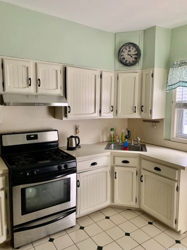 132-07 82nd St, Jamaica, NY 11417-2914