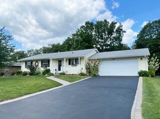 611 Eugene Dr, Lake Geneva, WI 53147-2311