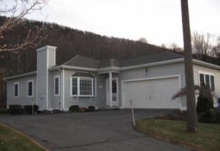 176 Hawthorne Dr, Kensington CT  06037-4070 exterior