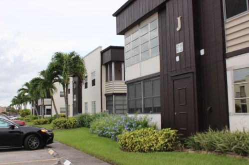 478 Burgundy J, Delray Beach FL  33484-5467 exterior