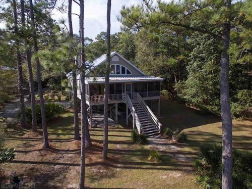 6880 Piney Woods Rd, Foley, AL 36535-5176