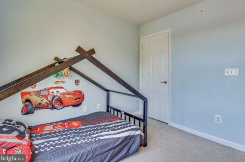 2998 Chinkapin Oak Ln, Woodbridge VA  22191-7514 exterior