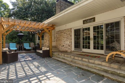 540 Devon Rd, Camp Hill PA  17011-2122 exterior