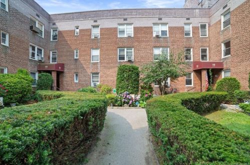 10 Davenport Ave, New Rochelle, NY 10805-3622