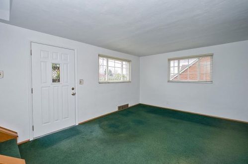 704 Valemont Dr, Verona PA  15147-2641 exterior