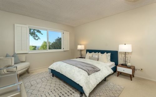 2755 Valle Vista Dr, Glendale CA  91206-4720 exterior