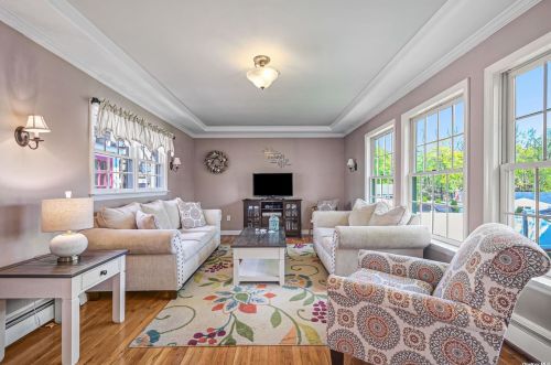 3 Bowman Ln, San Remo NY  11754-2006 exterior