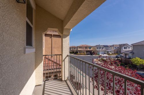 9950 Macabee Ln, Elk Grove CA  95757-2551 exterior