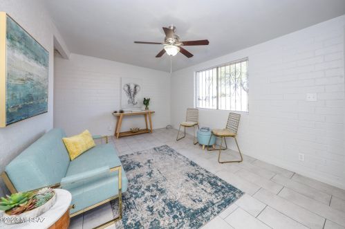 4040 Lazy Palm Dr, Tucson, AZ 85730-3817