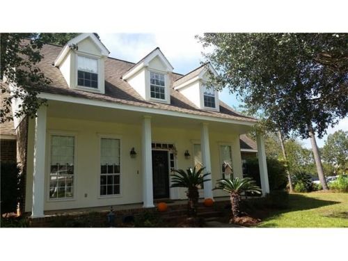 696 Sweet Bay Dr, Mandeville, LA 70448-6273