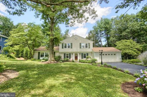 85 Eastgate Dr, Camp Hill, PA 17011-1311