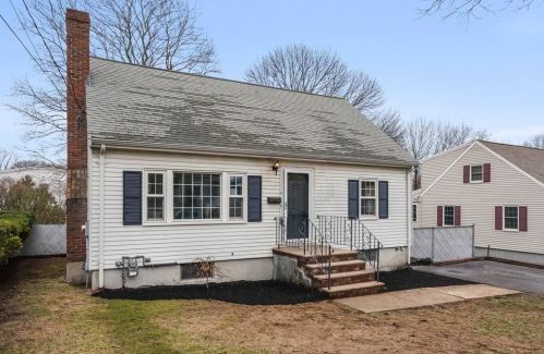 10 Nicod St, Arlington, MA 02476-5702
