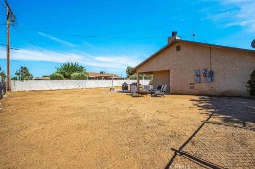 7645 Victoria Ave, Yucca Valley CA  92284-6152 exterior