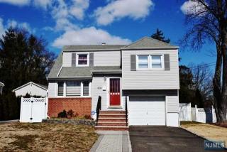 140 Dyer Ave, Emerson, NJ 07630-1206