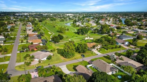 914 1st Pl, Cape Coral, FL 33909-1232