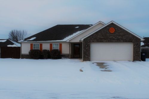 606 Harrison Cir, Dayton, IN 47941-8010
