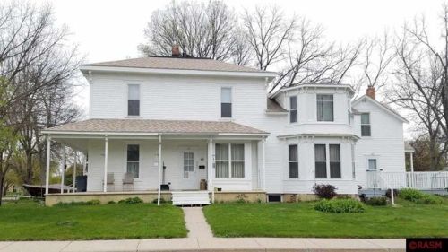 405 Paquin St, Waterville, MN 56096-1531