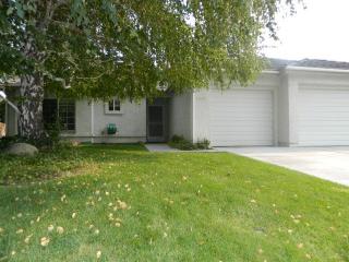 2324 Shoshone Dr, Bishop, CA 93514-8048