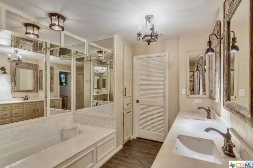 113 Alameda Cir, Victoria TX 77904-1641 exterior