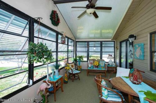 1405 Barefoot Cir, Sebastian, FL 32976-7038