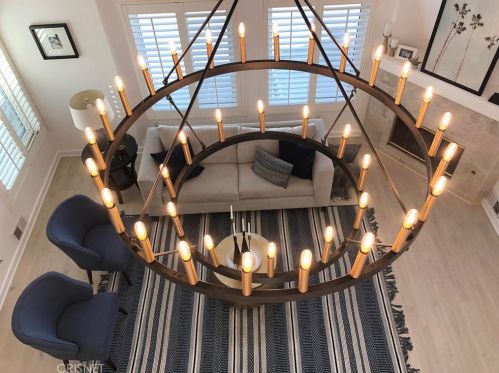 320 Rossmore Dr, Oxnard CA  93035-4465 exterior