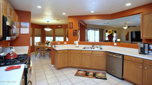 3944 Pine Creek Way, Tucson AZ 85745-7115 exterior