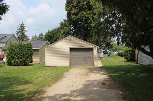 481 Winnebago Dr, Fond Du Lac, WI 54935-2670