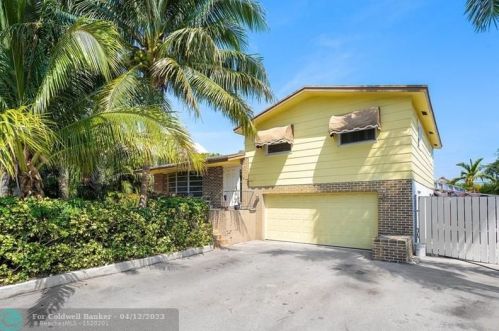 281 8th St, Boca Raton, FL 33432-2756