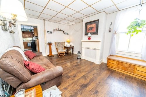 59 Academy St, Oxford, NJ 07863-3031