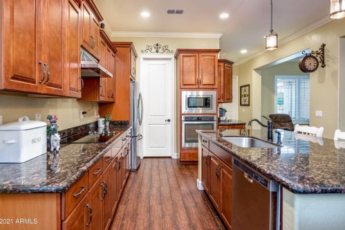 1016 Boston St, Gilbert, AZ 85295-1131