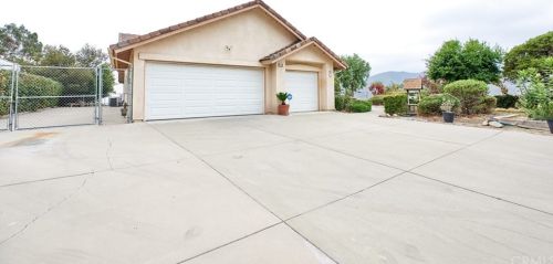 1138 Richmond Hill Ct, San Bernardino, CA 92407-1214
