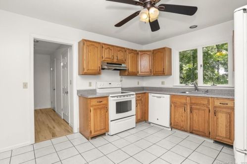 49 River St, New Canaan CT  06840-4232 exterior