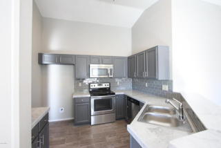 7983 Lennox Ln, Tucson, AZ 85747-9273