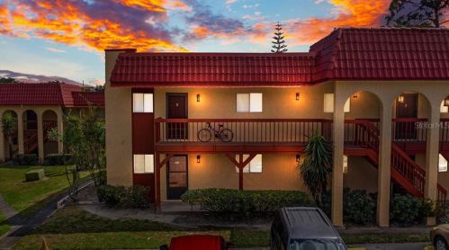 2862 Powers Dr, Orlando, FL 32818-3153