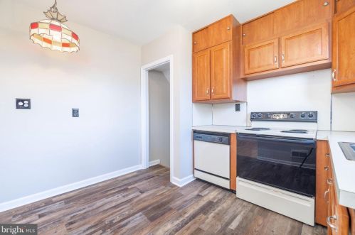 606 Dorcaster Dr, Wilmington DE  19808-2212 exterior