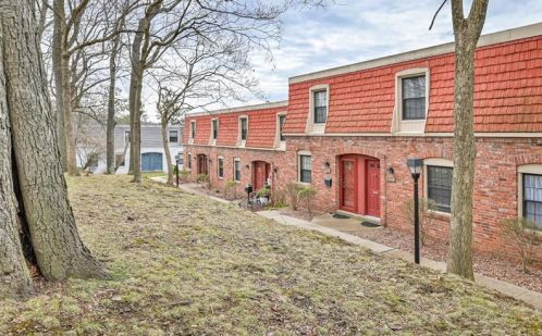 1228 Pennsbury Blvd, Pittsburgh, PA 15205-1611
