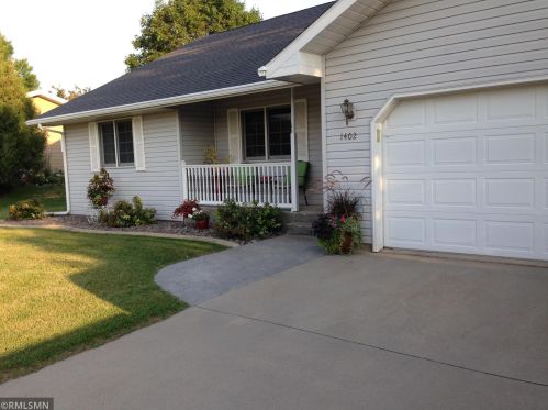 1402 Williams Ave, Montevideo, MN 56265-2262