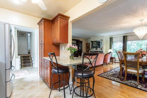 42 Lincoln Pl, White Plains NY  10603-2152 exterior