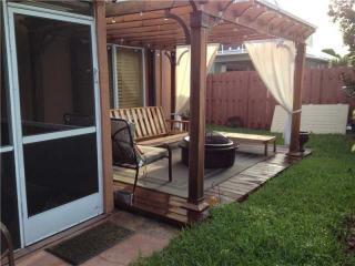 10970 11th Pl, Hollywood, FL