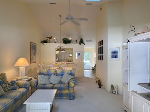 546 6th Ln, Vero Beach, FL 32962-1858