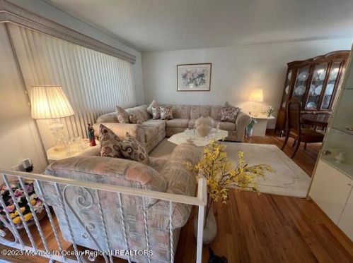 107 Manhattan St, Jackson Twp NJ  08527-2545 exterior