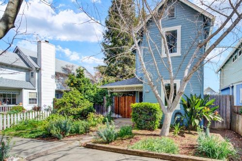 217 Creekside Way, Winters, CA 95694-2115