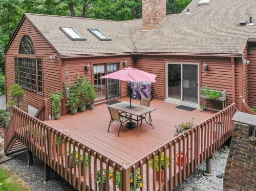 75 Great Ring Rd, Sandy Hook CT 06482-1605 exterior