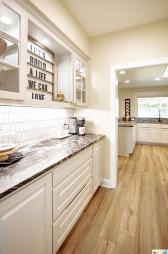 101 Legend Dr, Victoria TX  77904-3854 exterior