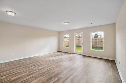 2511 17th St, Hempstead, TX 77445-6569