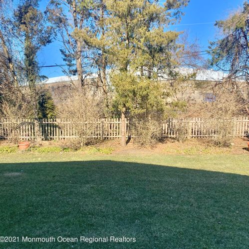 91 Mansfield Dr, Bricktown, NJ 08724-4906